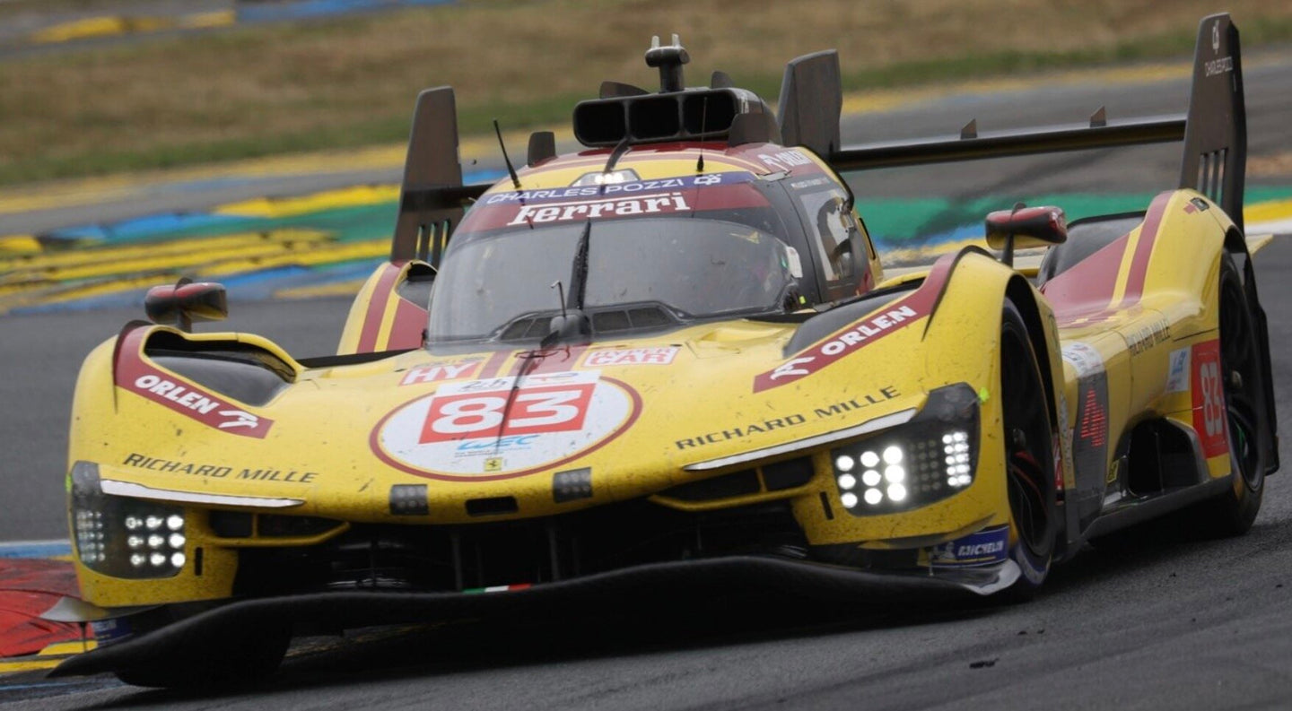 FERRARI 499P 3.0L TURBO V6 TEAM AF CORSE N 83 WINNER 24h LE MANS 2025 ROBERT KUBICA - PHIL HANSON - YIFEI YE WITH SHOWCASE YELLOW RED 1:18