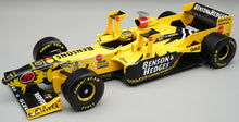 Indlæs billede til gallerivisning JORDAN HONDA 198 #10 RALF SCHUMACHER IMOLA GP 1998 + FIGUUR gul/lys blå 1:18