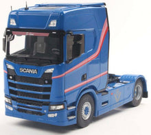 Indlæs billede til gallerivisning Scania 580S HIGHLINE - 113 TRIBUTE 2023 blå/rød 1:24