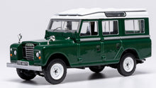Indlæs billede til gallerivisning LAND ROVER DEFENDER 109 III-SERIES 1978 DARK GREEN WHITE 1:43 fra Ixo Model