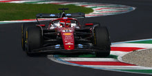 Indlæs billede til gallerivisning FERRARI F1 SF-25 TEAM SCUDERIA FERRARI HP N 16 MONZA ITALY GP 2025 CHARLES LECLERC - NIKI LAUDA 50th ANNIVERSARY WORLD CHAMPION WITH SHOWCASE RED WHITE 1:18