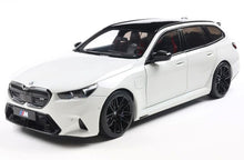 Indlæs billede til gallerivisning BMW 5-SERIES M5 TOURING (G99) SW STATION WAGON 2024 WHITE 1:18