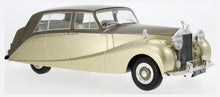 Indlæs billede til gallerivisning ROLLS ROYCE SILVER WRAITH EMPRESS BY HOOPER 1956 BROWN/GOLD 1:18