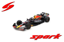 Indlæs billede til gallerivisning RED BULL RACING ORACLE RB18 #11 SERGIO PEREZ WINNER SINGAPORE GP 2022 mørk blå/rød/gul 1:12