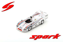 Indlæs billede til gallerivisning Porsche 908/80 #9 ICKX/JOST 2nd 24H LE MANS 1980 With Acrylic Cover hvid/rød/blå 1:18