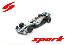 Indlæs billede til gallerivisning MERCEDES-AMG PETRONAS FORMULA ONE TEAM F1 W13 E PERFORMANCE #44 L. HAMILTON 300TH GP FRENCH GP 2022 sølv/turkis 1:18