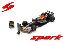 Indlæs billede til gallerivisning Red Bull RB19 RACING #1 MAX VERSTAPPEN WINNER QATAR GP WORLD CHAMPION 2023+BIG BASE NUMBER PITBOARD mørk blå/rød/gul 1:18