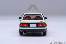 Indlæs billede til gallerivisning TOYOTA SPRINTER TRUENO (AE86) INITIAL D LEGEND 1 1980 WHITE 1:64