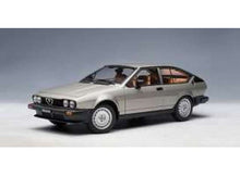 Indlæs billede til gallerivisning 1/18 1980 Alfa Romeo Alfetta GTV 2.0, silver 1:18