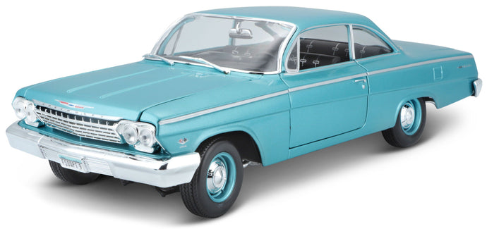 CHEVROLET BEL AIR COUPE 2-DOOR 1962 LIGHT BLUE MET 1:18