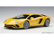 Indlæs billede til gallerivisning 2017 Lamborghini Aventador S, pearl yellow 1:18