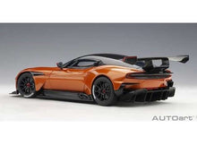 Indlæs billede til gallerivisning Aston Martin Vulcan, madagascar orange 1:18