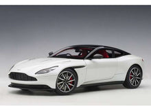 Indlæs billede til gallerivisning Aston Martin DB11, morning frost white 1:18