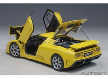 Indlæs billede til gallerivisning 1/18 Bugatti EB110 SS, yellow 1:18