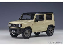 Indlæs billede til gallerivisning 1/18 Suzuki Jimny, chiffon ivory with black roof 1:18