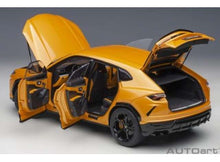 Indlæs billede til gallerivisning 1/18 Lamborghini Urus, arancio borealis 1:18