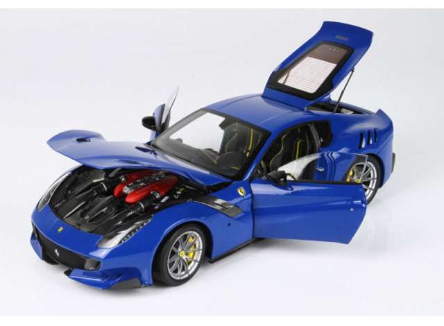 1/18 2015 Ferrari F12 TDF, azzurro dino 1:18