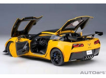 Indlæs billede til gallerivisning 1/18 Chevrolet Corvette C7 ZR1, corvette racing yellow tintcoat 1:18