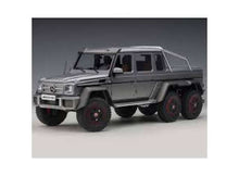 Indlæs billede til gallerivisning 1/18 Mercedes Benz G63 AMG 6x6, designo platinum magno 1:18