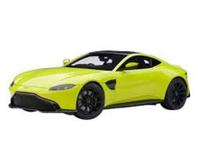 Indlæs billede til gallerivisning 1/18 2019 Aston Martin Vantage, lime essence 1:18