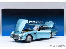 Indlæs billede til gallerivisning 1/18 Aston Martin DB5, caribbean pearl 1:18