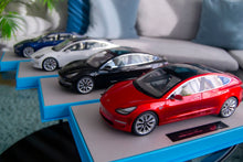 Indlæs billede til gallerivisning TESLA MODEL 3 RED modelbil 1:18