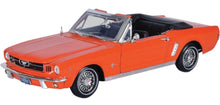 Indlæs billede til gallerivisning FORD MUSTANG 1/2 CONVERTIBLE 1964 ORANGE 1:18
