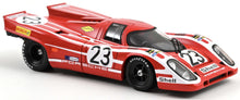 Indlæs billede til gallerivisning PORSCHE 917K 4.9L TEAM SALZBURG N 23 WINNER 24h LE MANS 1970 HANS HERRMANN - RICHARD ATTWOOD RED WHITE 1:18