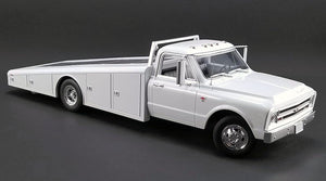 CHEVROLET C-30 TRUCK RAMP CAR TRANSPORTER 1967 WHITE 1:18