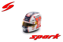 Indlæs billede til gallerivisning MONEYGRAM HAAS F1 TEAM - KEVIN MAGNUSSEN - MIAMI GP HELMET 2023 hvid/blå/rød 1:5