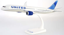 Indlæs billede til gallerivisning Boeing 787-9 D. United Airlines hvid/blå 1:200