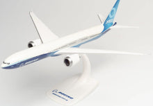Indlæs billede til gallerivisning Boeing 777-9 Boeing hvid/blå 1:250