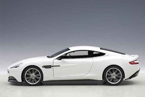 2015 Aston Martin Vanquish, white 1:18