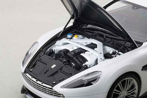 2015 Aston Martin Vanquish, white 1:18