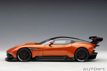 Indlæs billede til gallerivisning Aston Martin Vulcan, madagascar orange 1:18