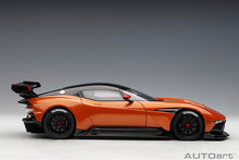 Indlæs billede til gallerivisning Aston Martin Vulcan, madagascar orange 1:18
