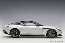 Indlæs billede til gallerivisning Aston Martin DB11, morning frost white 1:18