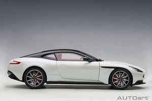 Aston Martin DB11, morning frost white 1:18