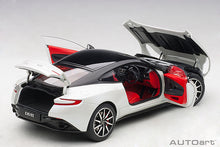 Indlæs billede til gallerivisning Aston Martin DB11, morning frost white 1:18