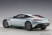 Indlæs billede til gallerivisning Aston Martin DB11, skyfall silver 1:18