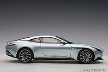 Indlæs billede til gallerivisning Aston Martin DB11, skyfall silver 1:18