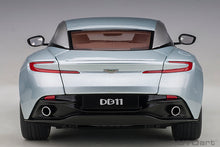 Indlæs billede til gallerivisning Aston Martin DB11, skyfall silver 1:18
