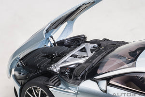 Aston Martin DB11, skyfall silver 1:18