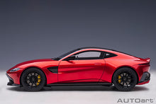 Indlæs billede til gallerivisning ASTON MARTIN VANTAGE 2019 HYPER RED CARBON BLACK ROOF 1:18