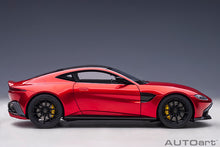 Indlæs billede til gallerivisning ASTON MARTIN VANTAGE 2019 HYPER RED CARBON BLACK ROOF 1:18