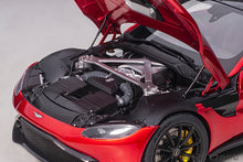 Indlæs billede til gallerivisning ASTON MARTIN VANTAGE 2019 HYPER RED CARBON BLACK ROOF 1:18