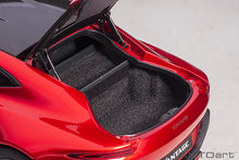 Indlæs billede til gallerivisning ASTON MARTIN VANTAGE 2019 HYPER RED CARBON BLACK ROOF 1:18