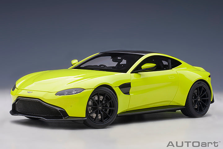 1/18 2019 Aston Martin Vantage, lime essence 1:18