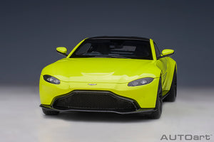 1/18 2019 Aston Martin Vantage, lime essence 1:18