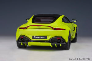 1/18 2019 Aston Martin Vantage, lime essence 1:18